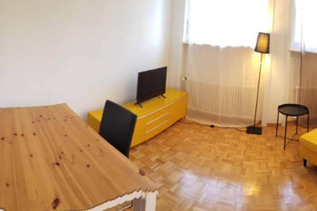 Hsh Barre 6 - City Apartment Next Cathedral Лозана Екстериор снимка